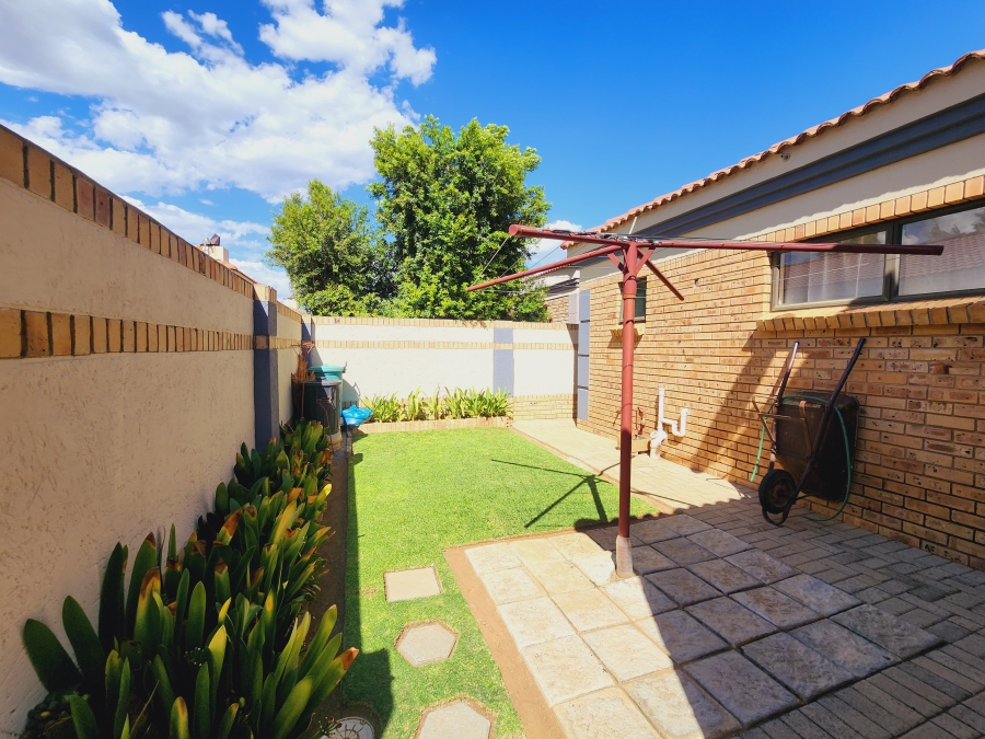 3 Bedroom Property for Sale in Grimbeeck Park North West